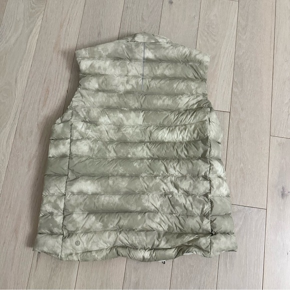 Lululemon mens Puffer Vest size small - Picture 2 of 4